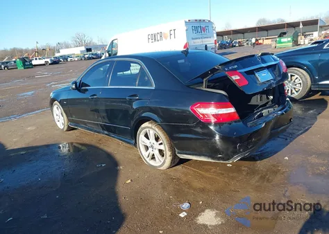 2012 Mercedes-Benz E 350 4Matic z USA, uszkodzony, nr VIN WDDHF8JB3CA537191
